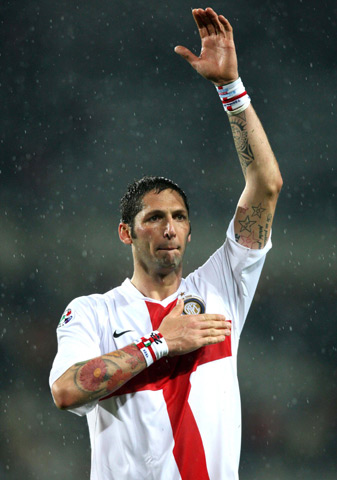 NBA球员数据榜：东契奇助攻领跑,