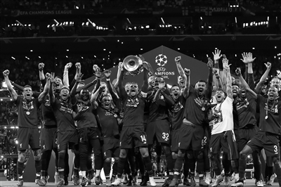 英超积分榜：阿森纳2分领先曼城，维拉第3曼联第6利物浦第10