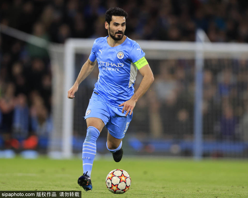 爽看，安菲尔德的观众凭一张门票能看两场红军vs毕包的友谊赛