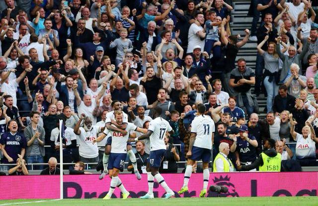 谢维军谈踢中卫：我很害怕出现失误，有经历才会有成长