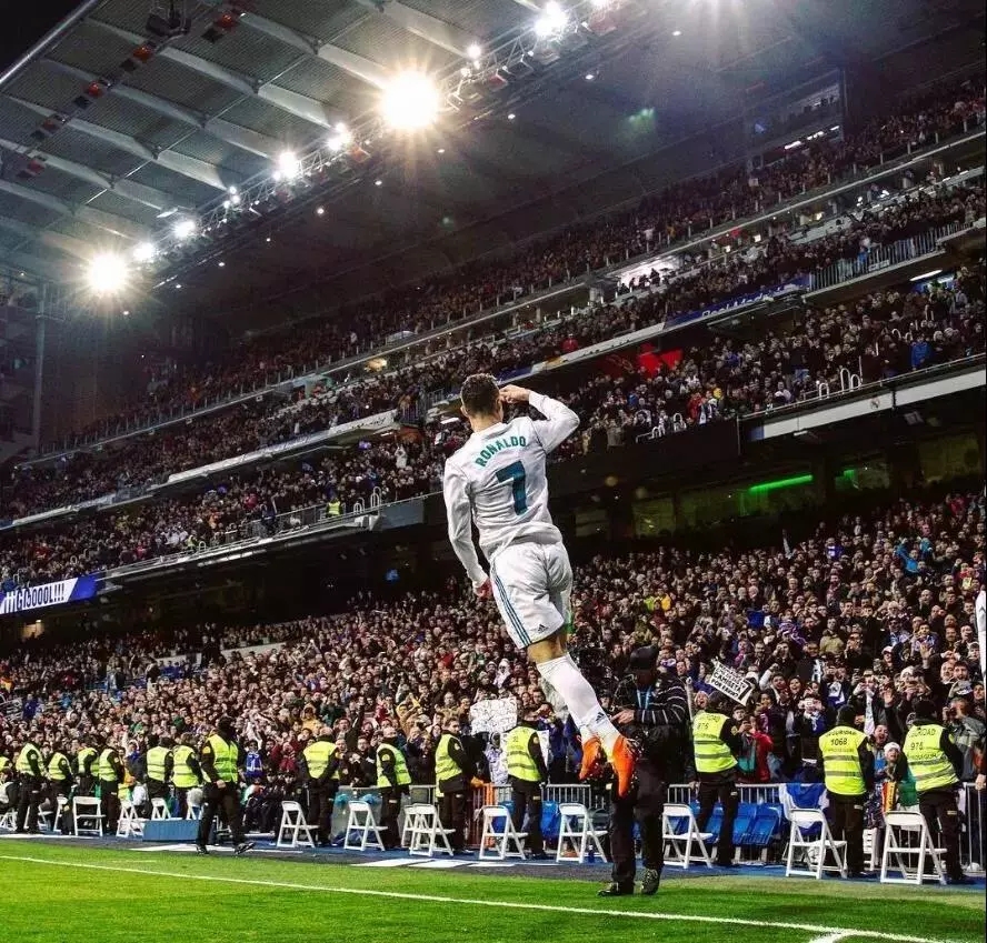 记者：阿什拉夫决定不进行手术治疗，他想参加非洲杯揭幕战