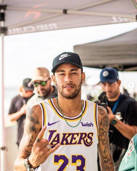 孔帕尼：凯恩和对手的手臂位置几乎一样，这种情况不该判点球