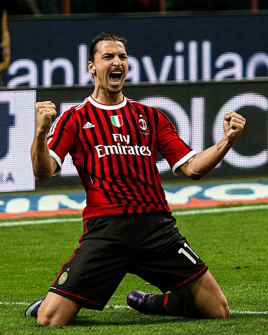 半场： 萨索洛2-1佛罗伦萨，曼德拉戈拉点射，沃尔帕托破门