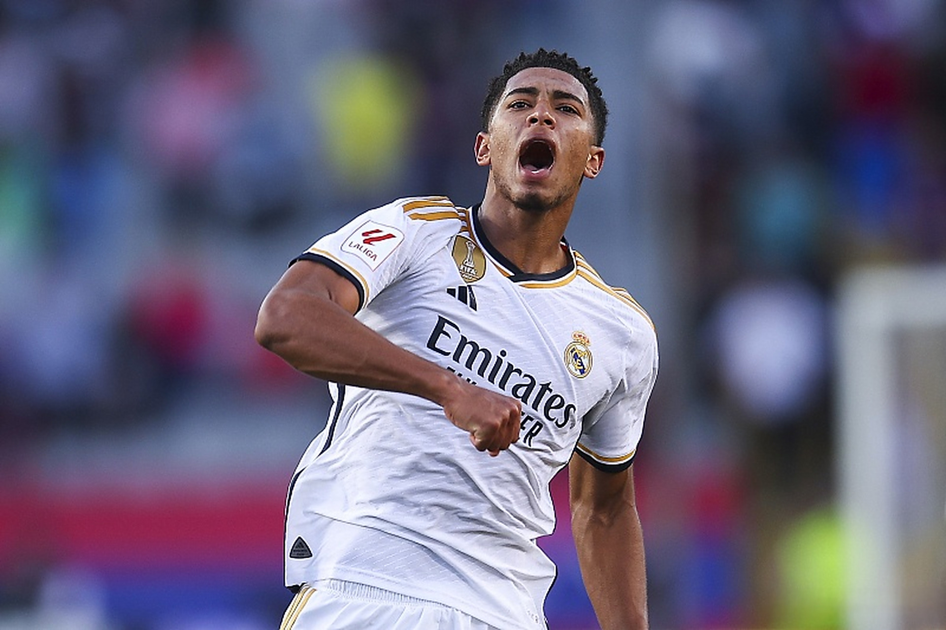 NBA焦点战：篮网客场逆转雄鹿,