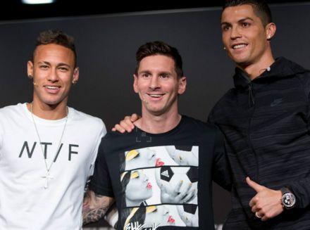 大连英博外援拉布亚德离队，本赛季表现起伏，遭质疑，终与俱乐部解约。