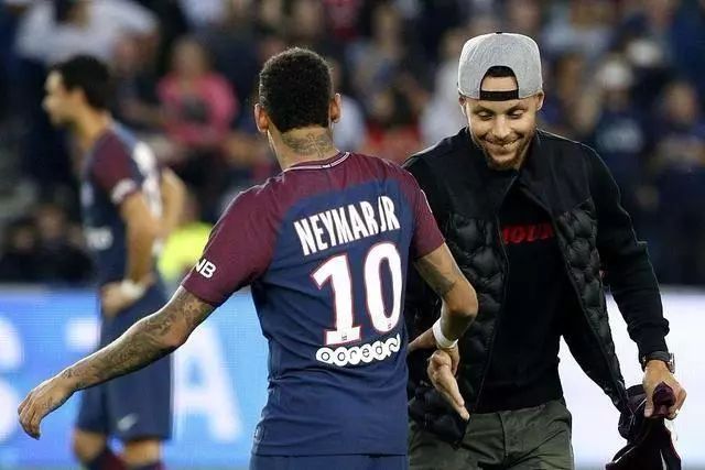 不只“空降”齐达内，腾讯还在“传奇现场”带来了新惊喜